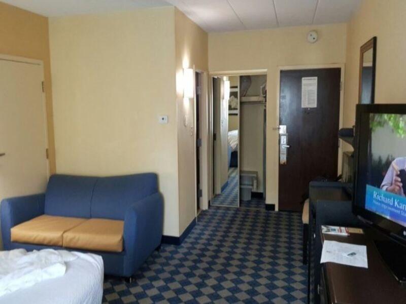 Holiday Inn Columbus North I-270 Worthington ภายนอก รูปภาพ