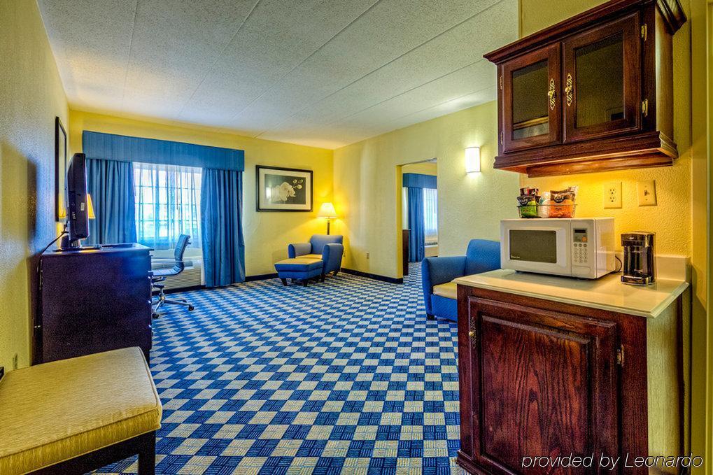 Holiday Inn Columbus North I-270 Worthington ภายนอก รูปภาพ