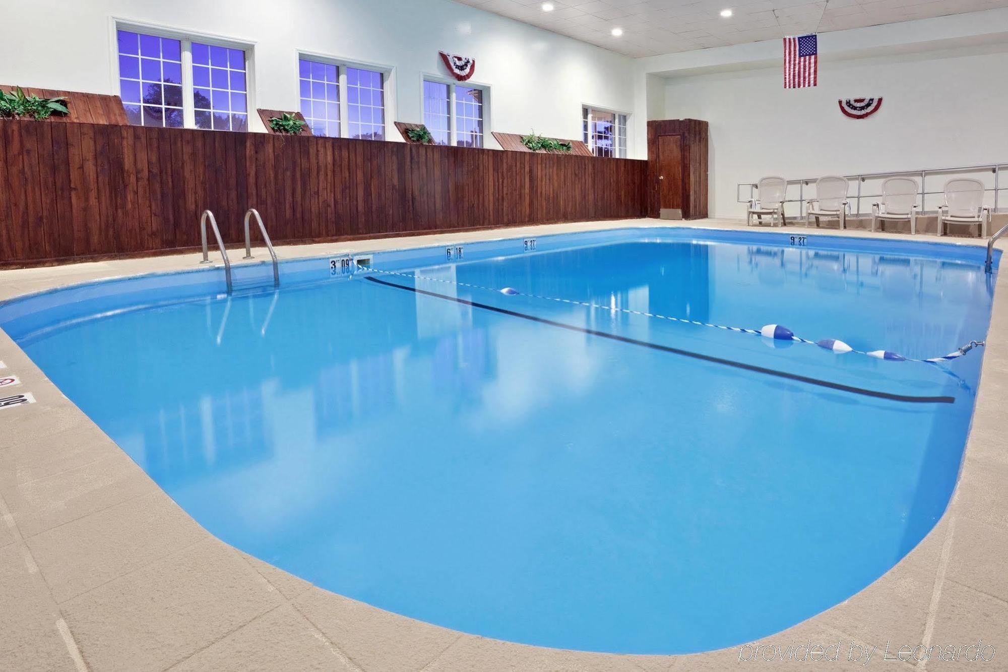 Holiday Inn Columbus North I-270 Worthington ภายนอก รูปภาพ